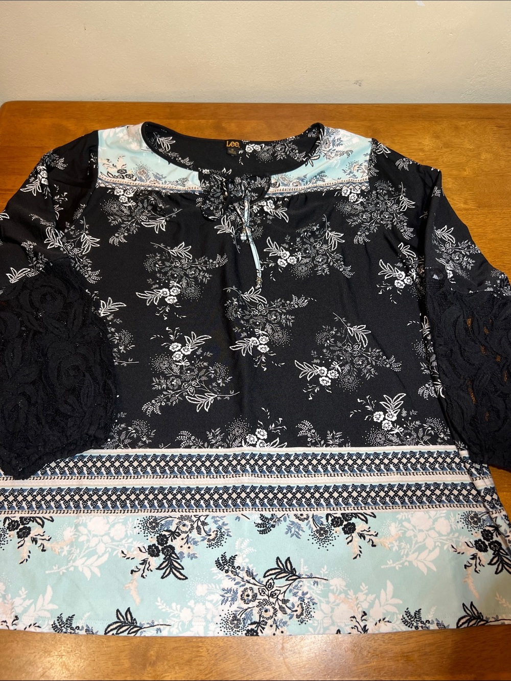 Lee Floral Lace-Sleeve Black & Light Blue Peasant Blouse Size 1X